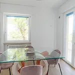 公寓 The Flats In