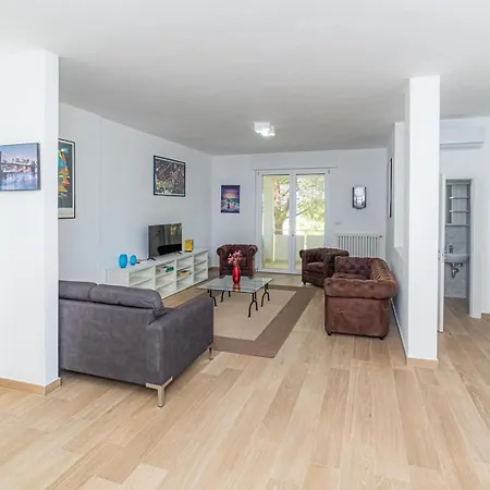 Apartment The Flats In Mottola